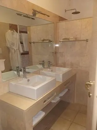 Tek Büyük Yataklı Oda, Balkon, Deniz Manzaralı (2)