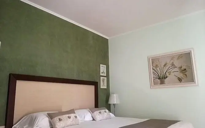 Tek Büyük Yataklı Oda, Balkon, Deniz Manzaralı (4)