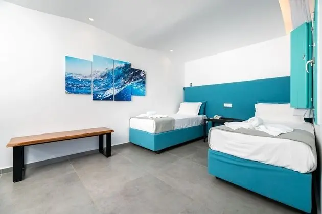 Cozy Room with Outdoor Heated Hot Tub