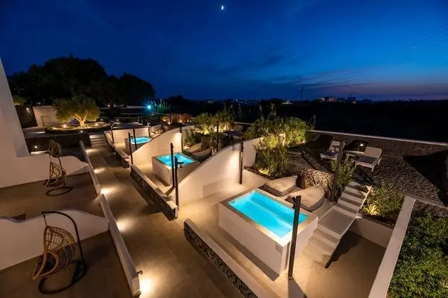 Cozy Room with Outdoor Heated Hot Tub