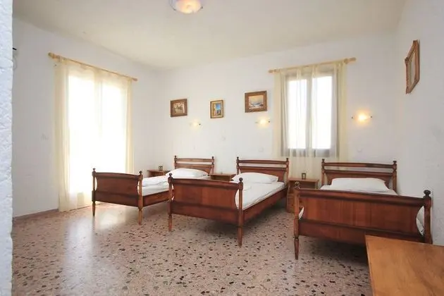 Basic Üç Kişilik Oda