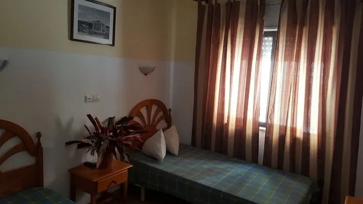 Standard Tek Büyük veya İki Ayrı Yataklı Oda, 1 Çift Kişilik veya 2 Tek Kişilik Yatak, Özel Banyo