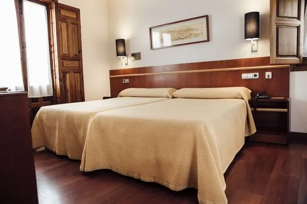 Tek Büyük Yataklı Oda, Şehir Manzaralı