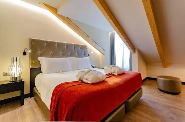 Junior Süit (Family I)