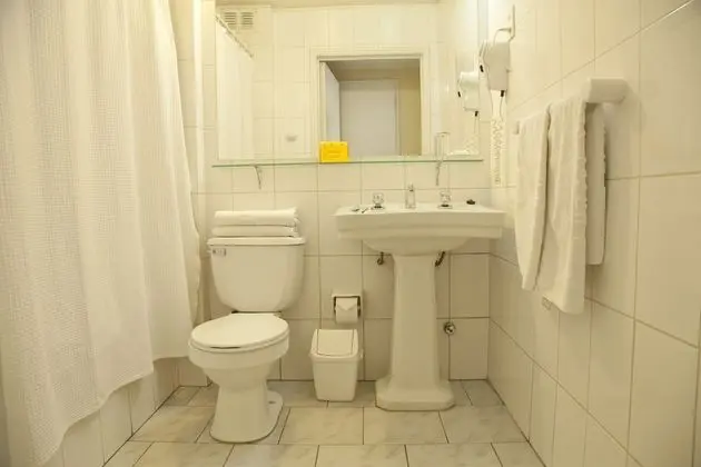 Üç Kişilik Oda