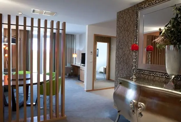 Family Süit, Balkon