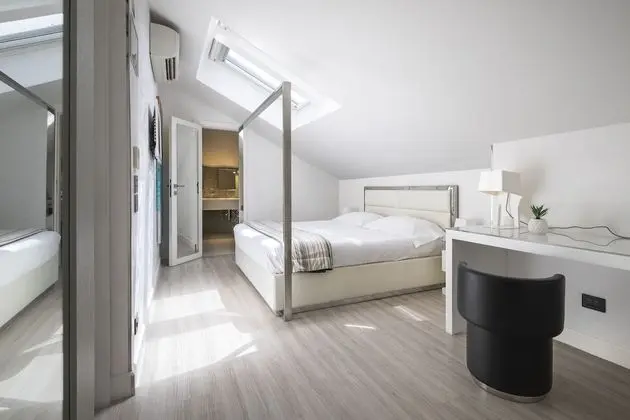 Comfort Tek Büyük Yataklı Oda (Attic)