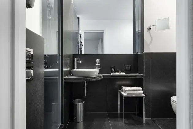 Executive Oda, Teras
