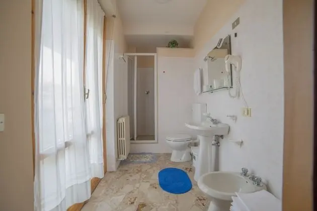Dört Kişilik Oda, Balkon