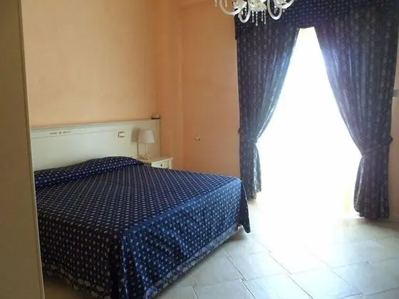 Standard Tek Büyük veya İki Ayrı Yataklı Oda