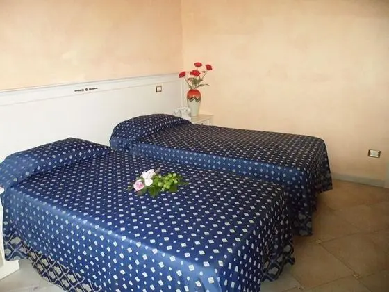 Standard Tek Büyük veya İki Ayrı Yataklı Oda