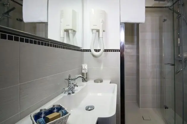 Comfort Süit, 1 En Büyük (King) Boy Yatak ve Çekyat, Engellilere Uygun, Bahçe Manzaralı