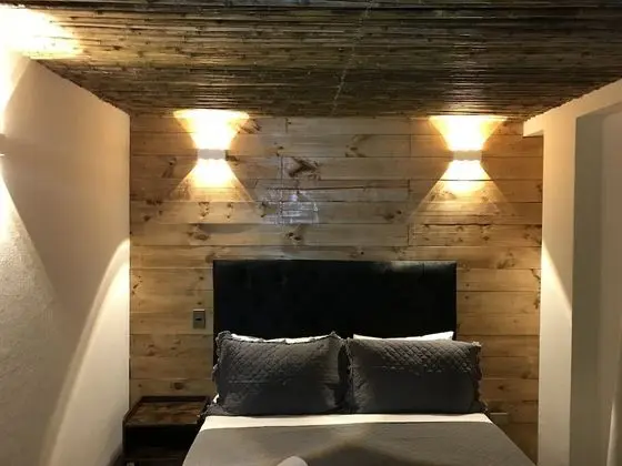Basic Tek Büyük Yataklı Oda