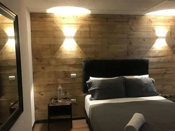 Basic Tek Büyük Yataklı Oda