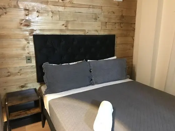 Basic Tek Büyük Yataklı Oda