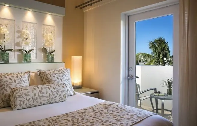 Luxury 2 Bedroom Poolview Bi-level Suite