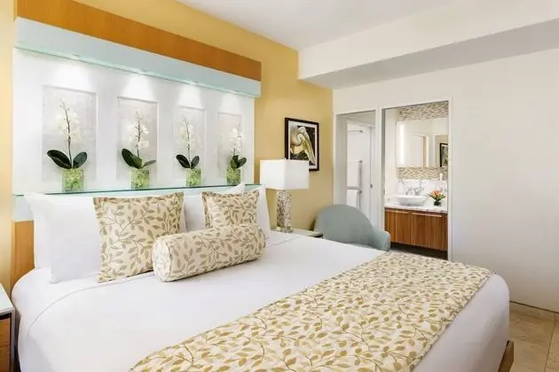 Luxury 2 Bedroom Poolview Flat Suite