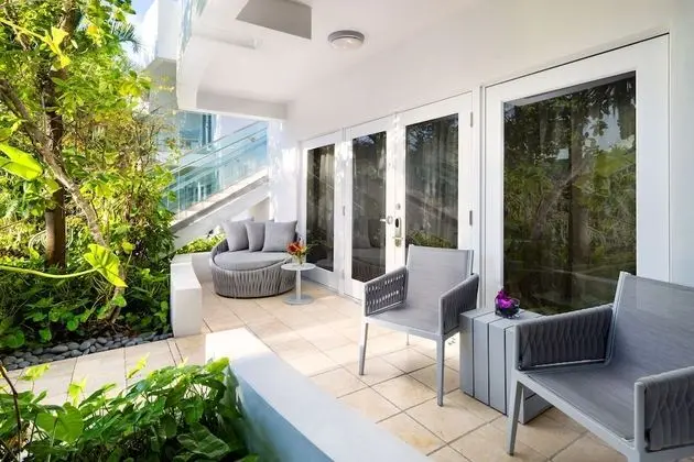 Luxury 2 Bedroom Poolview Flat Suite