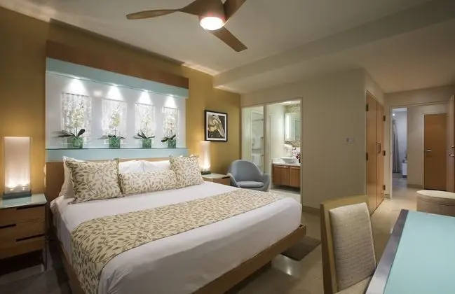 Luxury Two Bedroom Garden View Flat Suite