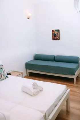 Üç Kişilik Oda