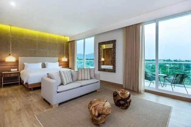 Junior Süit, 1 En Büyük (King) Boy Yatak ve Çekyat, Sigara İçilmez, Balkon