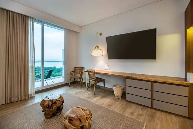 Junior Süit, 1 En Büyük (King) Boy Yatak ve Çekyat, Sigara İçilmez, Balkon