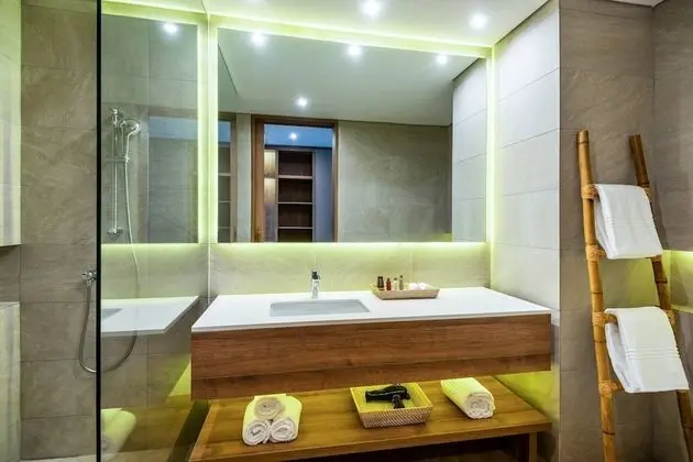 Oda, 1 En Büyük (King) Boy Yatak ve Çekyat, Sigara İçilmez, Balkon
