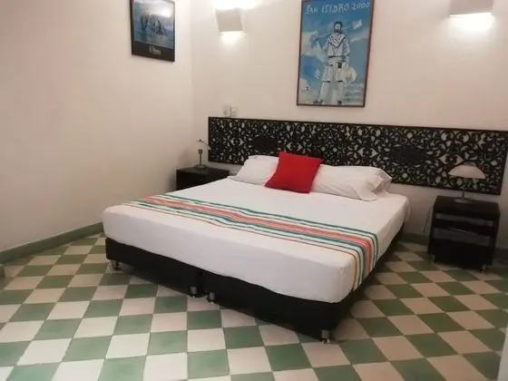 Standard Tek Büyük Yataklı Oda