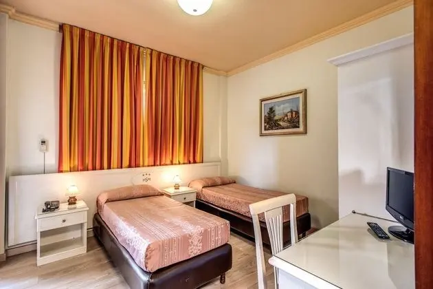 Tek Büyük veya İki Ayrı Yataklı Oda