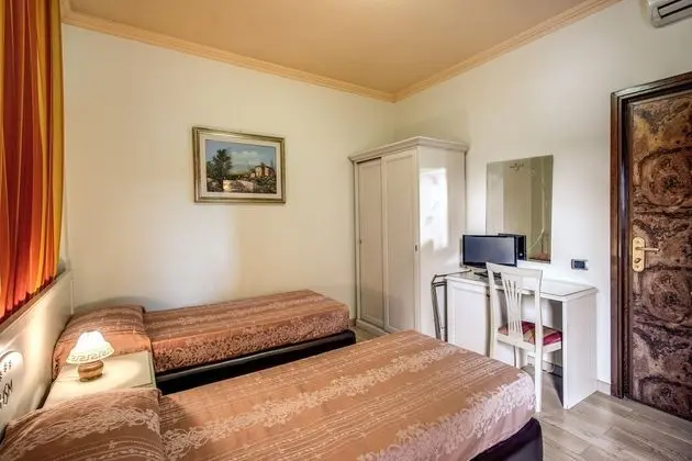 Tek Büyük veya İki Ayrı Yataklı Oda