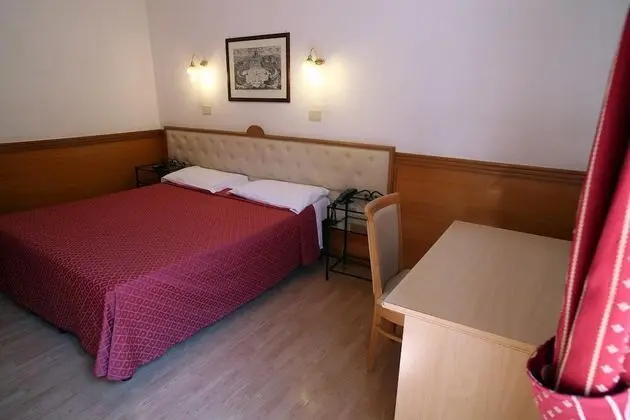 1 Çift Kişilik Veya 2 Tek Kişilik Yatak Standard