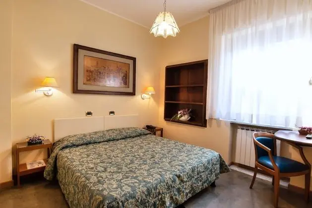Classic Büyük Yataklı Tek Kişilik Oda