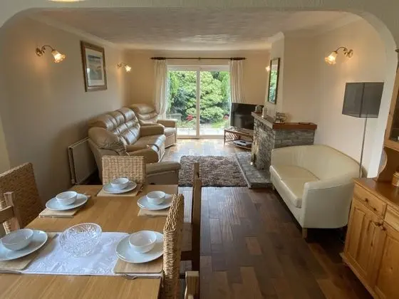 Ev (4 Bedrooms)