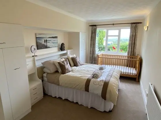 Ev (4 Bedrooms)