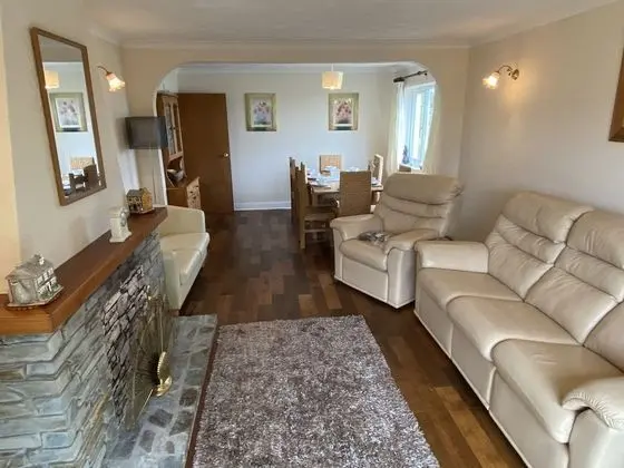 Ev (4 Bedrooms)