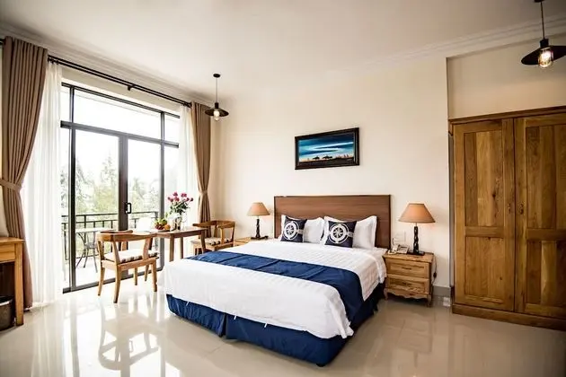 Luxury Tek Büyük Yataklı Oda, 1 En Büyük (King) Boy Yatak, Balkon, Plaj Manzaralı