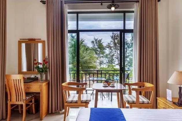 Luxury Tek Büyük Yataklı Oda, 1 En Büyük (King) Boy Yatak, Balkon, Plaj Manzaralı
