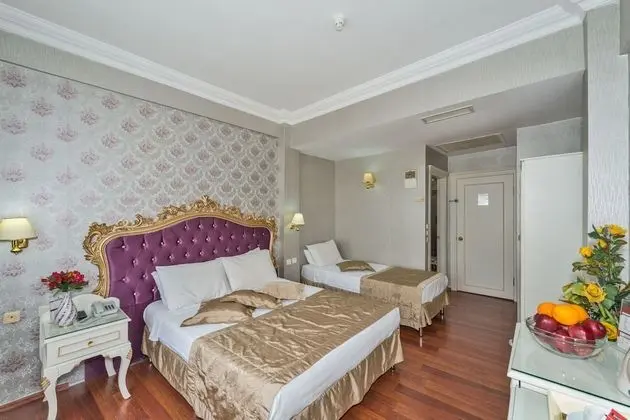 Üç Kişilik Oda