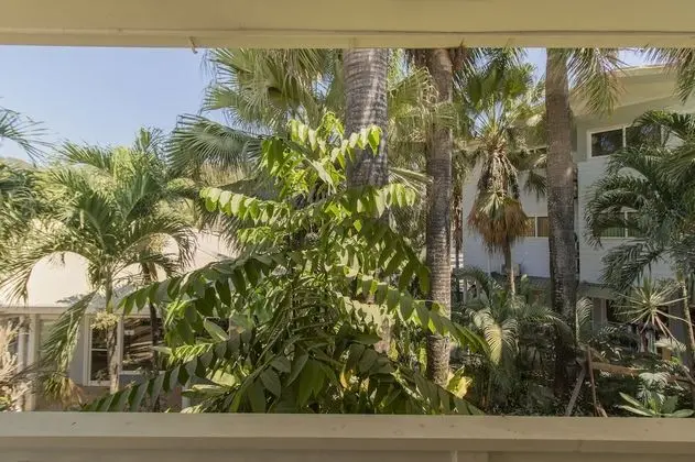 Standard Queen with Balcony Courtyard View