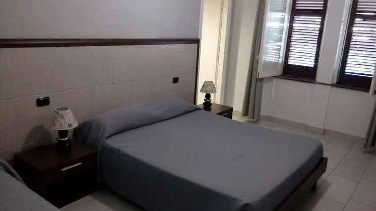 Üç Kişilik Oda