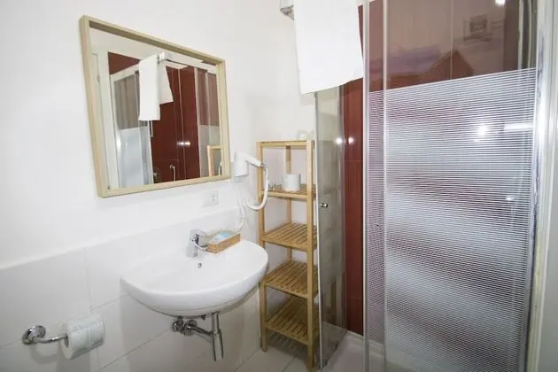 Tek Büyük Yataklı Oda, Balkon