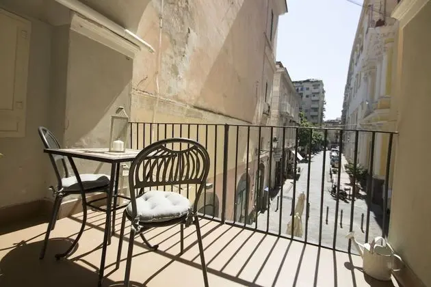 Tek Büyük Yataklı Oda, Balkon