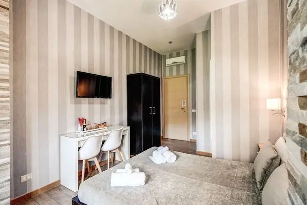 Standard Tek Büyük veya İki Ayrı Yataklı Oda