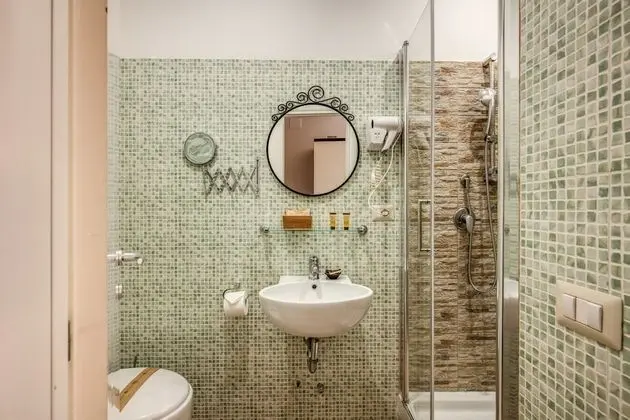 Standard Tek Büyük veya İki Ayrı Yataklı Oda