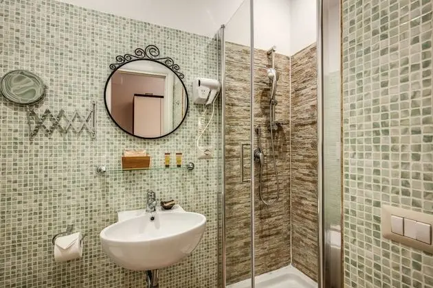 Standard Tek Büyük veya İki Ayrı Yataklı Oda