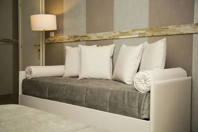 Deluxe Üç Kişilik Oda