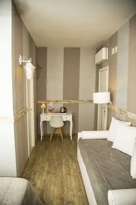 Deluxe Üç Kişilik Oda