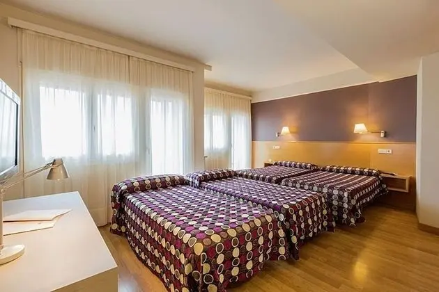 Family Oda (2 adults & 2 children)