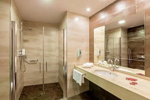 Family Oda (2 adults & 2 children)