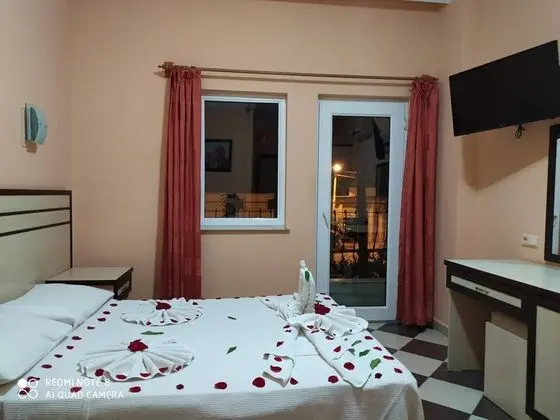 Ekonomik Oda Anex Bina, Bahçe Manzaralı, Balkonlu